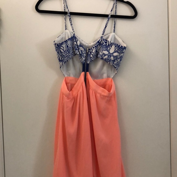 Dress - Picture 3 of 3